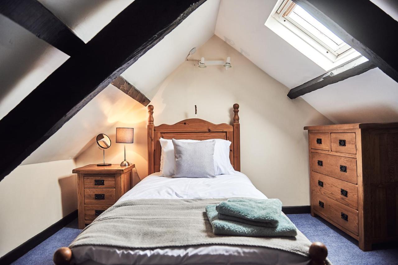 Penuwch Boathouse- Lakeside Rural Cottage Ideal For Families With Indoor Heated Pool Кармартен Екстер'єр фото