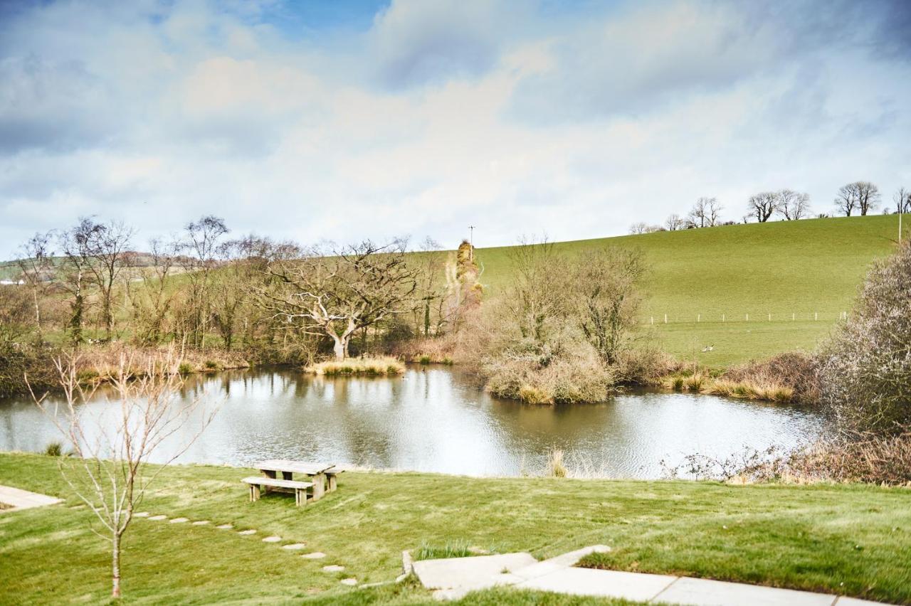 Penuwch Boathouse- Lakeside Rural Cottage Ideal For Families With Indoor Heated Pool Кармартен Екстер'єр фото