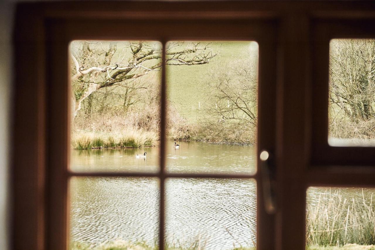 Penuwch Boathouse- Lakeside Rural Cottage Ideal For Families With Indoor Heated Pool Кармартен Екстер'єр фото