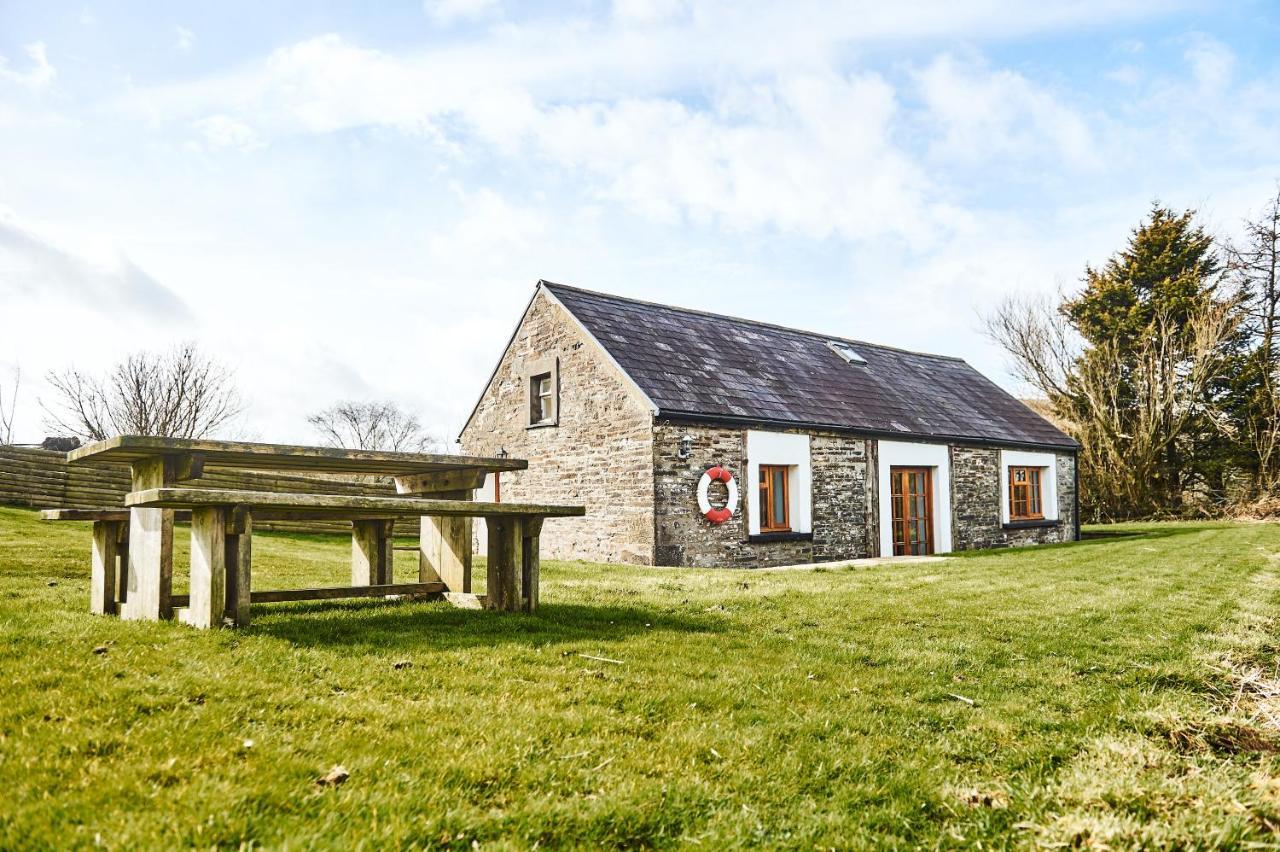 Penuwch Boathouse- Lakeside Rural Cottage Ideal For Families With Indoor Heated Pool Кармартен Екстер'єр фото